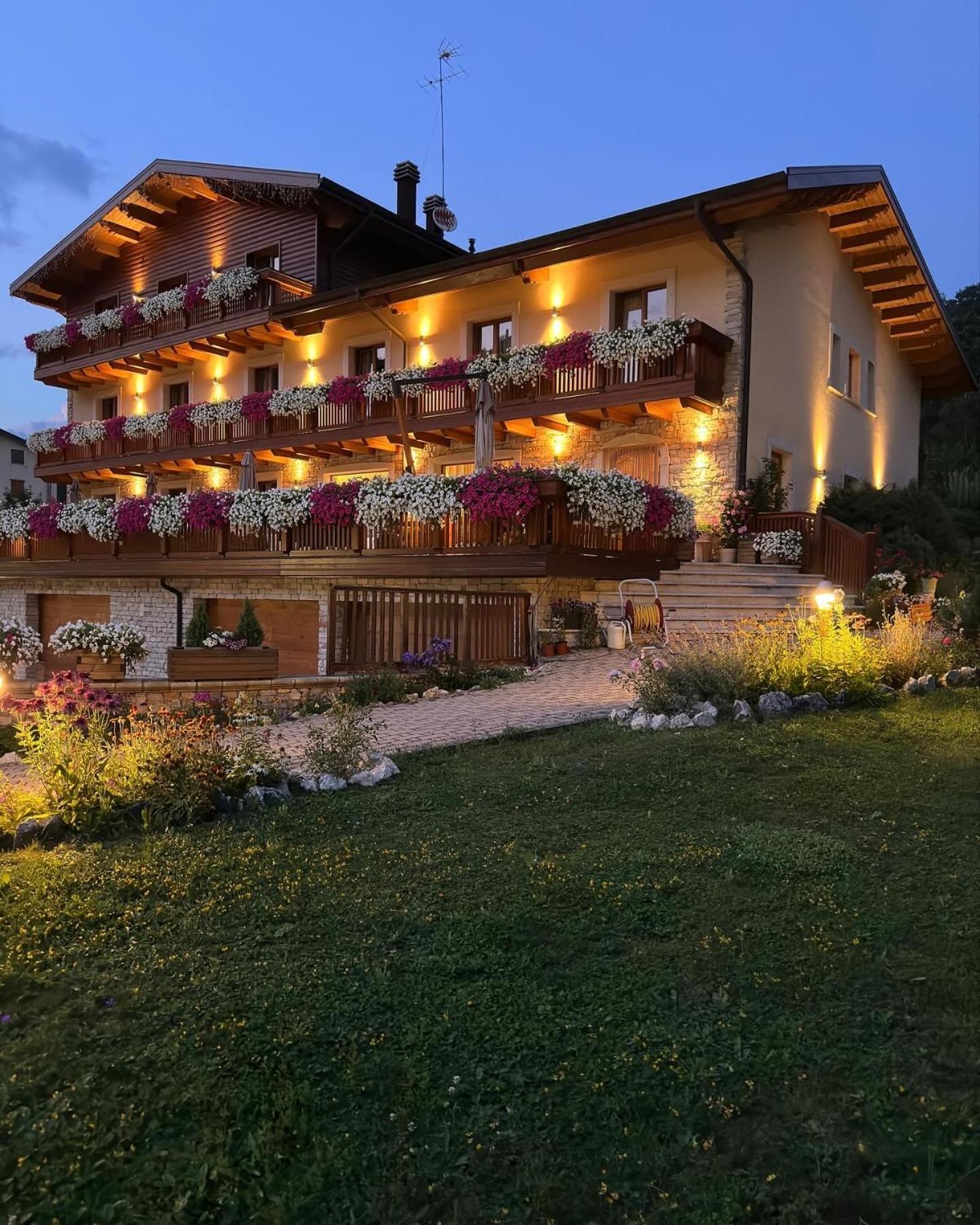 Boutique Hotel Il Riccio - Adults Only Roccaraso Exterior photo