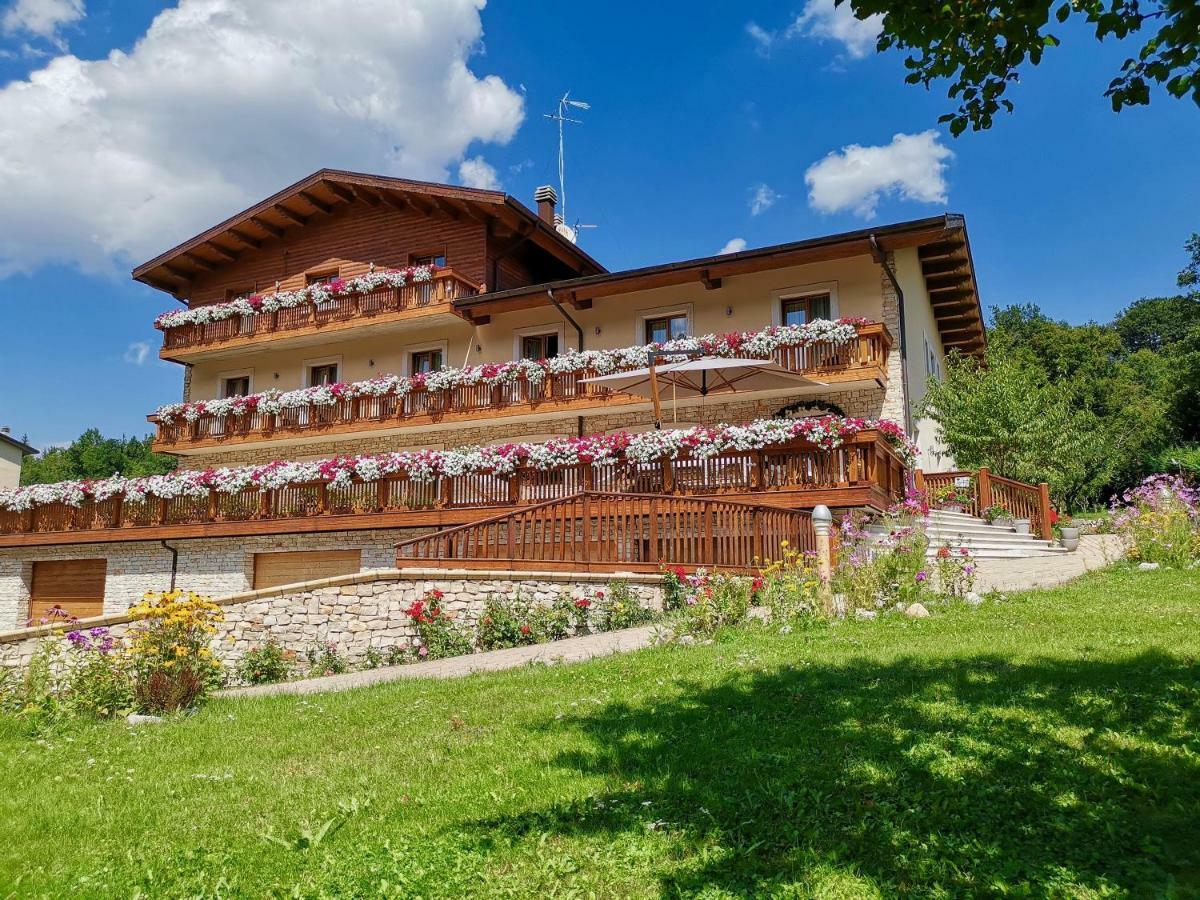 Boutique Hotel Il Riccio - Adults Only Roccaraso Exterior photo